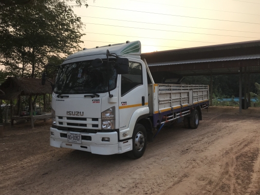 ขาย. Isuzu. 210. ยาว6.5 เมตร ขาย. Isuzu. 210. ยาว6.5 เมตร