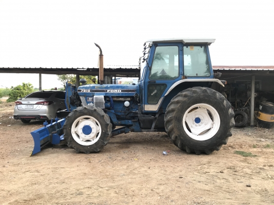 ขายฟอร์ด6สูบ7810มีแอร์พร้อมใช้ เพลาคาราโร่ ของเหลวถ่ายใหม่ เล่มพร้อมโอน 449000ต่อรองได้ 0988500292