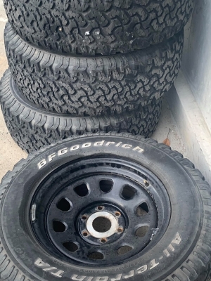 ขายล้อพร้อมกะทะขอบ17 265/70/17 ยางปี3014 ขายล้อพร้อมกะทะขอบ17 265/70/17 ยางปี3014