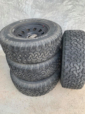 ขายล้อพร้อมกะทะขอบ17 265/70/17 ยางปี3014 ขายล้อพร้อมกะทะขอบ17 265/70/17 ยางปี3014