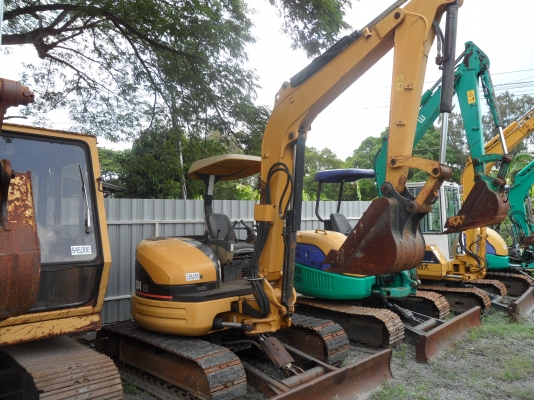 รถขุดเก่าญี่ปุ่นขนาด40มีมาให้เลือกหลายรุ่น หลายราคา  ราคาเริ่มต้นที่@445,000บาท (รถนอก นำเข้า ขายถูก)  รถนอกสถาพดีพร้อมใช้เพิ่งนำเข้ามายังไม่เคยใช้งานในไทยเลย เครื่องดีปั้มเเรงบูมอาร์มสวยช่างล่างดีรถสวยไฟฟ้าเต็มเร็วแรงไม่โหลดพร้อมใช้ สนใจติดต่อที่เบอร์ 08