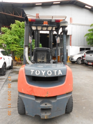 ขายถูกๆจ้า รถสภาพดี TOYOTA  8FD25 ดีเซล ขนาด 2.5ตัน เกียร์ออโต้ ล้อคู่