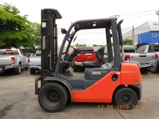 ขายถูกๆจ้า รถสภาพดี TOYOTA  8FD25 ดีเซล ขนาด 2.5ตัน เกียร์ออโต้ ล้อคู่