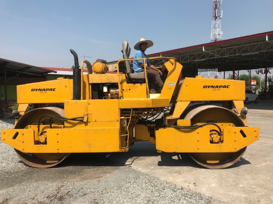 ขายรถบด10ตันDYNAPACรุ่นCC41รถนอกนำเข้า ไม่เคยใช้งานในไทย มีเอกสารพร้อมหน้าเหล็กหลังเหล็ก  บดอัดสั่นสะเทือนได้ทั้ง2ล้อ สภาพดีพร้อมใช้งานขาย590000โทร081-8302909จิรโรจน์Line  :  jiraroj2909