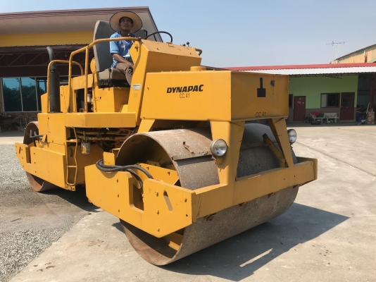 ขายรถบด10ตันDYNAPACรุ่นCC41รถนอกนำเข้า ไม่เคยใช้งานในไทย มีเอกสารพร้อมหน้าเหล็กหลังเหล็ก  บดอัดสั่นสะเทือนได้ทั้ง2ล้อ สภาพดีพร้อมใช้งานขาย590000โทร081-8302909จิรโรจน์Line  :  jiraroj2909