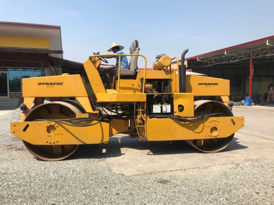ขายรถบด10ตันDYNAPACรุ่นCC41รถนอกนำเข้า ไม่เคยใช้งานในไทย มีเอกสารพร้อมหน้าเหล็กหลังเหล็ก  บดอัดสั่นสะเทือนได้ทั้ง2ล้อ สภาพดีพร้อมใช้งานขาย590000โทร081-8302909จิรโรจน์Line  :  jiraroj2909