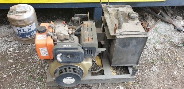 ขายเครื่องดีเซล10แรงชนป๊มไฮโดรลิค.สตาค์กุญแจ