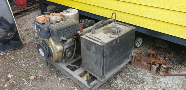 ขายเครื่องดีเซล10แรงชนป๊มไฮโดรลิค.สตาค์กุญแจ