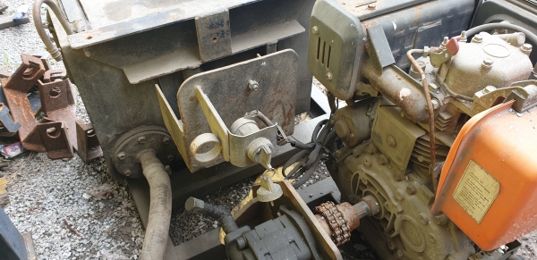 ขายเครื่องดีเซล10แรงชนป๊มไฮโดรลิค.สตาค์กุญแจ