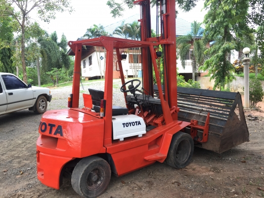 ขายรถโฟล์คลิป 2.5 ตัน ดีเซล เสาสูง 4.5 เมตร เกียธรรมดา งาเท พร้อมใช้งาน