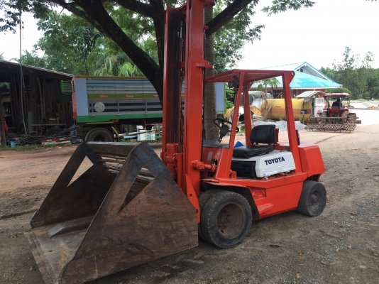 ขายรถโฟล์คลิป 2.5 ตัน ดีเซล เสาสูง 4.5 เมตร เกียธรรมดา งาเท พร้อมใช้งาน