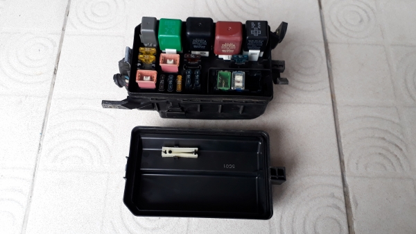 กล่องฟิวส์ TOYOTA COROLLA AE100 AE101
