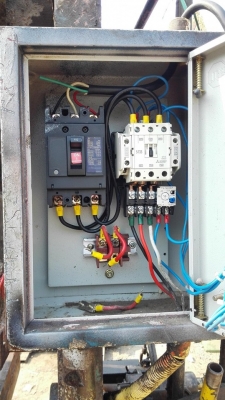 แท่นอัดก้อนร้านของเก่า อัดก้อน 300-400 kg ห้องอัด 60x100x140 cm มอเตอร์ 20 HP 380V เครื่องเดินสมบูรณ