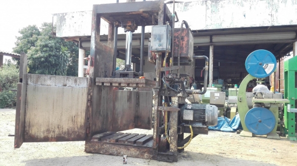 แท่นอัดก้อนร้านของเก่า อัดก้อน 300-400 kg ห้องอัด 60x100x140 cm มอเตอร์ 20 HP 380V เครื่องเดินสมบูรณ แท่นอัดก้อนร้านของเก่า อัดก้อน 300-400 kg ห้องอัด 60x100x140 cm มอเตอร์ 20 HP 380V เครื่องเดินสมบูรณ