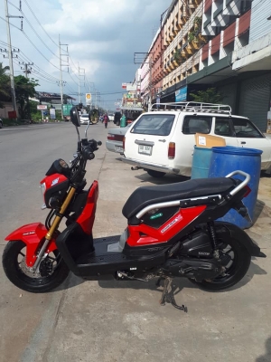 Honda Zoomer X สีแดงดำ เรือนไมล์ดิจิตอล ปี 2559 ตัวท๊อป โฉมใหม่ล่าสุด