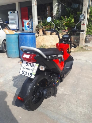 Honda Zoomer X สีแดงดำ เรือนไมล์ดิจิตอล ปี 2559 ตัวท๊อป โฉมใหม่ล่าสุด