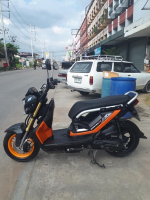 รุ่นใหม่ล่าสุด Zoomer X สีดำส้ม ปี 2560 เรือนไมล์ดิจิตอล สวยจริงคุ้มค่าเกินราคา รุ่นใหม่ล่าสุด Zoomer X สีดำส้ม ปี 2560 เรือนไมล์ดิจิตอล สวยจริงคุ้มค่าเกินราคา