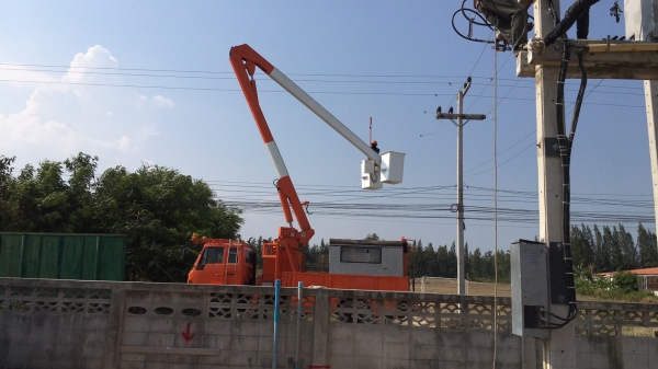 รถเครนกระเช้าไฟฟ้า