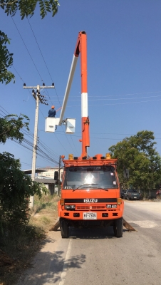 รถเครนกระเช้าไฟฟ้า