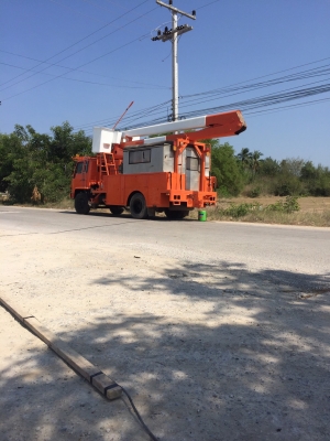 รถเครนกระเช้าไฟฟ้า