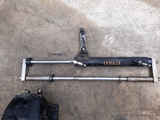 กระบอกเลี้ยวไฮดรอลิค YAMAHA สภาพดี