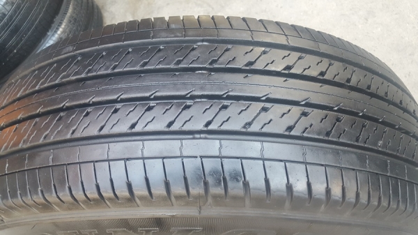 ขายยาง\% 215/70/15 ปี18/3เส้น+ปี17/1เส้น DUNLOP 4 เส้น ขายยาง\% 215/70/15 ปี18/3เส้น+ปี17/1เส้น DUNLOP 4 เส้น