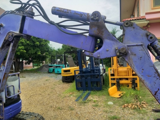 ขายรถแมคโค KOMATSU PC28UU-2 เทียบเท่า PC30 แทรคยาง บูมออฟเซท คอนโทรลสั้น ไฟฟ้า ติอต่อ 098-7962549