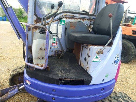 ขายรถแมคโค KOMATSU PC28UU-2 เทียบเท่า PC30 แทรคยาง บูมออฟเซท คอนโทรลสั้น ไฟฟ้า ติอต่อ 098-7962549