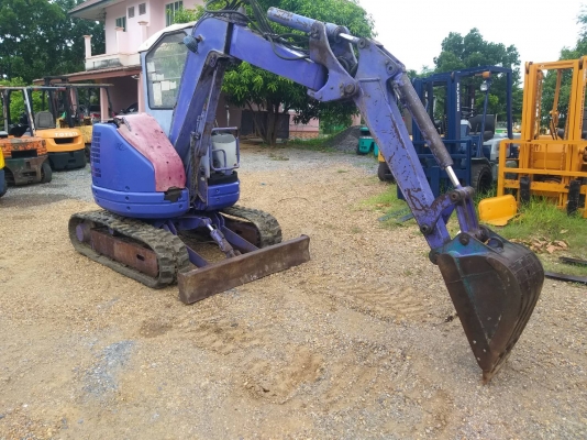 ขายรถแมคโค KOMATSU PC28UU-2 เทียบเท่า PC30 แทรคยาง บูมออฟเซท คอนโทรลสั้น ไฟฟ้า ติอต่อ 098-7962549