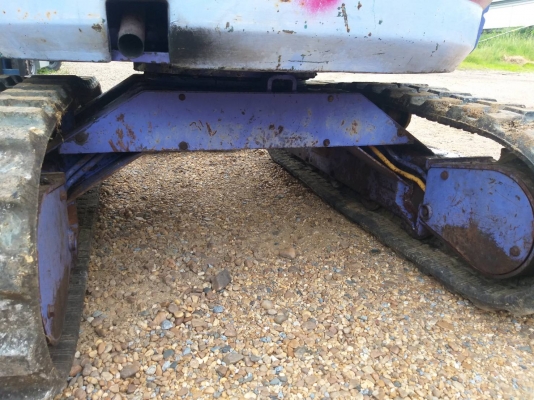 ขายรถแมคโค KOMATSU PC28UU-2 เทียบเท่า PC30 แทรคยาง บูมออฟเซท คอนโทรลสั้น ไฟฟ้า ติอต่อ 098-7962549