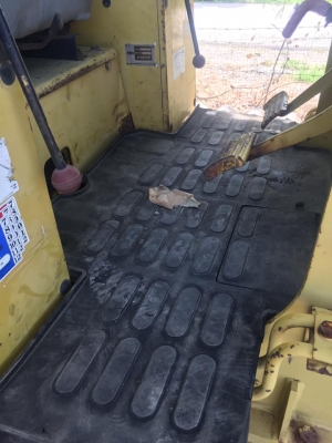 ขายรถดันนำเข้าจากญี่ปุ่น ยี่ห้อ komatsu D21PL-7  สภาพสวยพร้อมใช้งาน ช่วงล่างสวย รถใช้งาน2000กว่าชั่วโมง สนใจสอบถาม 089-2579650