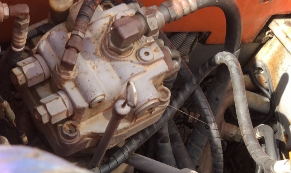 ขายรถขุด HITACHI ZX135US นำเข้าเองจากญี่ปุ่น สภาพสวยพร้อมใช้ มีVDOการทำงานครับ