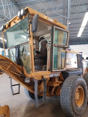 ขายครับ ถึงไทยแล้ว 140H#APM01235 ถังดำ คอมมอนเรล จาก USA ติดยาง Michelin 14.00-24 ขายครับ ถึงไทยแล้ว 140H#APM01235 ถังดำ คอมมอนเรล จาก USA ติดยาง Michelin 14.00-24