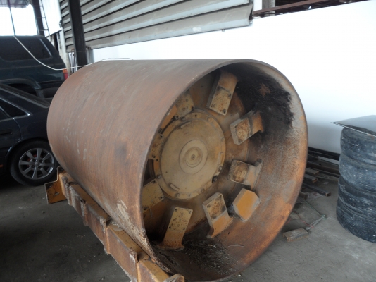 รถบดสั่นสะเทือน10ตัน มี2ลูก เรียบกับหนาม เล่มทะเบียน ราคา 680,000 บาท 081-989-1989 หรั่งครับ