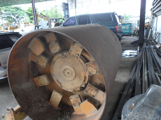 รถบดสั่นสะเทือน10ตัน มี2ลูก เรียบกับหนาม เล่มทะเบียน ราคา 680,000 บาท 081-989-1989 หรั่งครับ