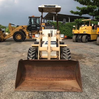 ขายรถตัก YANMAR V2 นำเข้าจากญี่ปุ่น พร้อมใช้ครับ ติดต่อ 063-9316985 ID LINE : 0639316985 ครับ