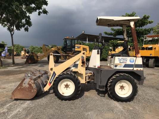 ขายรถตัก YANMAR V2 นำเข้าจากญี่ปุ่น พร้อมใช้ครับ ติดต่อ 063-9316985 ID LINE : 0639316985 ครับ