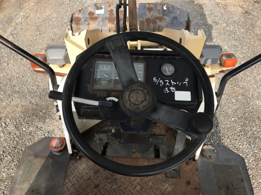 ขายรถตัก YANMAR V2 นำเข้าจากญี่ปุ่น พร้อมใช้ครับ ติดต่อ 063-9316985 ID LINE : 0639316985 ครับ