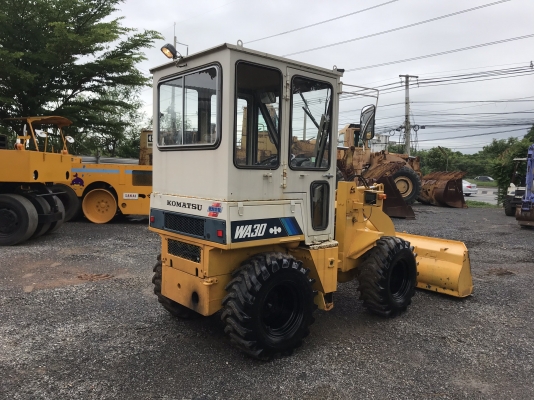 ขายรถตัก KOMATSU WA30-2 นำเข้าจากญี่ปุ่น พร้อมใช้ครับ ติดต่อ 063-9316985 ID LINE : 0639316985 ครับ