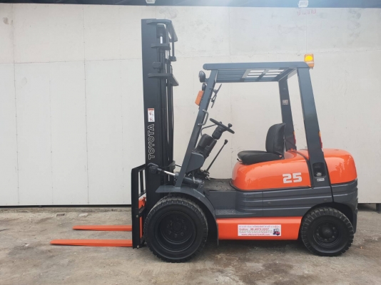 ขายโฟล์คลิฟท์มือสอง นำเข้าจากญี่ปุ่น100\% ขายโฟล์คลิฟท์มือสอง นำเข้าจากญี่ปุ่น100\%