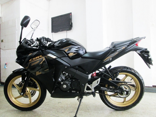 สด ผ่อน ขาย Honda CBR 150 R ไมล์แท้ 4780 กม ปี 2018 สภาพสวยเดิมๆ เครื่องหัวฉีดประหยัดน้ำมัน