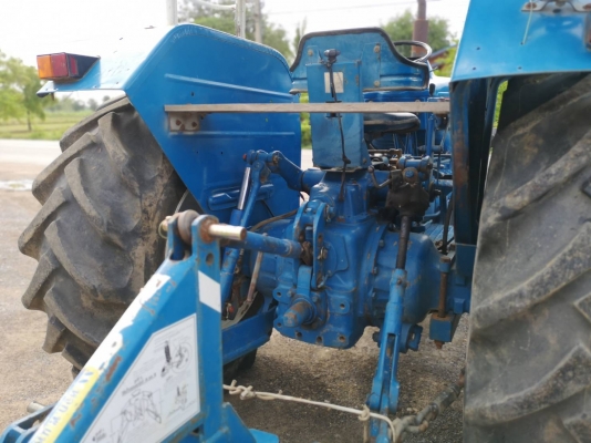 สินค้าเข้าใหม่คับFORD6610สภาพเต็มๆผิวสวยๆ ยางดี4เส้น เครื่องเกียร์ดี พร้อมลุยงานหนัก ราคา550000บาทต่อรองได้ อุปกรณ์2ชิ้น ใบดัน+ผาน7CMT สนใจติดต่อที่0906910337ต้า