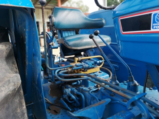 สินค้าเข้าใหม่คับFORD6610สภาพเต็มๆผิวสวยๆ ยางดี4เส้น เครื่องเกียร์ดี พร้อมลุยงานหนัก ราคา550000บาทต่อรองได้ อุปกรณ์2ชิ้น ใบดัน+ผาน7CMT สนใจติดต่อที่0906910337ต้า