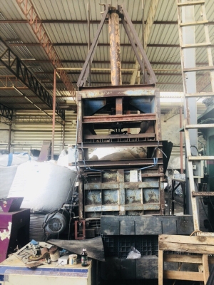 ขายเครื่องจักรชนิดอัดก้อน (มี 2 เครื่อง)