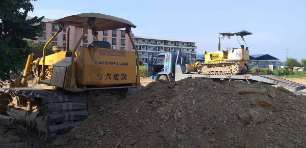 ขายแทรคเตอร์ CATตีนเป็ดD4E เครื่องเดิมช่วงล่างดี สภาพพร้อมใช้งาน ขายแทรคเตอร์ CATตีนเป็ดD4E เครื่องเดิมช่วงล่างดี สภาพพร้อมใช้งาน