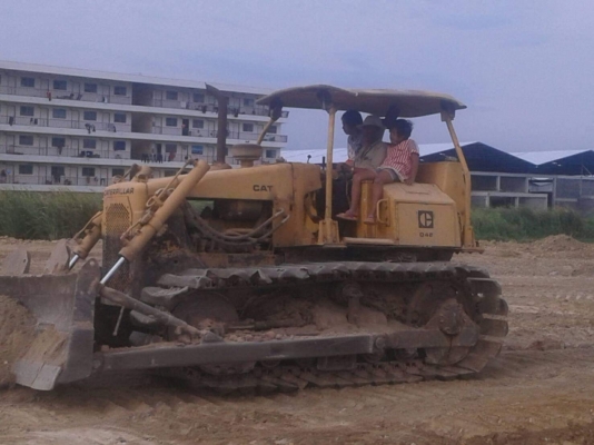 ขายแทรคเตอร์ CATตีนเป็ดD4E เครื่องเดิมช่วงล่างดี สภาพพร้อมใช้งาน