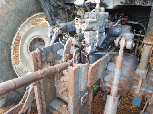 ขายด่วนครับ รถไถฟอร์ด6640 เกียร์ธรรมดา12*12ใบดัน ผานหลัง ราคา620000