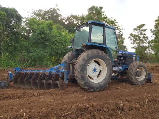 ขายด่วนครับ รถไถฟอร์ด6640 เกียร์ธรรมดา12*12ใบดัน ผานหลัง ราคา620000