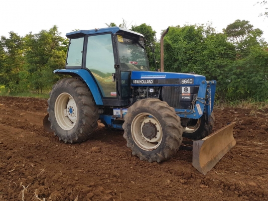 ขายด่วนครับ รถไถฟอร์ด6640 เกียร์ธรรมดา12*12ใบดัน ผานหลัง ราคา620000