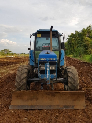 ขายด่วนครับ รถไถฟอร์ด6640 เกียร์ธรรมดา12*12ใบดัน ผานหลัง ราคา620000